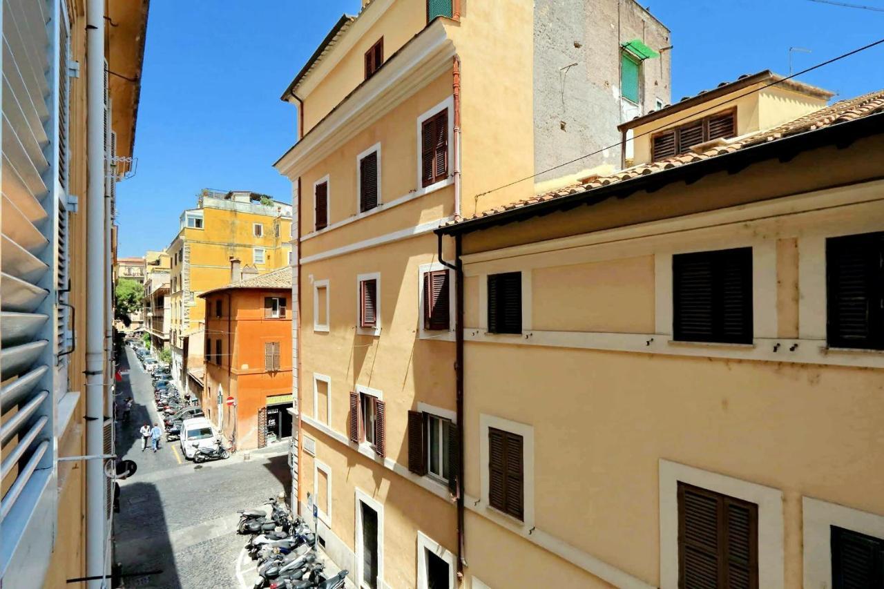 Apartment Borgo Pio Rom